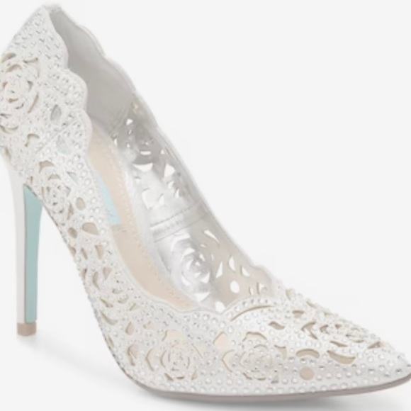 Betsey Johnson Elsa Heels - Picture 2 of 13